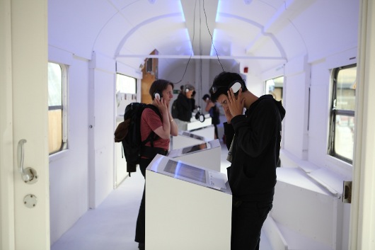 sounding_d_25082010_besucher_im_aufnahmewagen_astrid_karger_0111_web.jpg sounding_d_25082010_besucher_im_aufnahmewagen_astrid_karger_0111_web.jpg