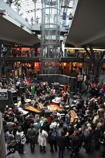 sounding_d_26082010_astrid_karger_splitterorchester_3_0574_web.jpg sounding_d_26082010_astrid_karger_splitterorchester_3_0574_web.jpg