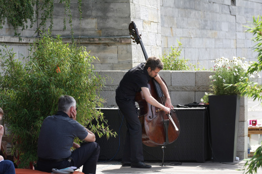 20090815_musik_21_festival_leine_suite_john_eckhardt_c_klaus_fleige_1_web.jpg 20090815_musik_21_festival_leine_suite_john_eckhardt_c_klaus_fleige_1_web.jpg