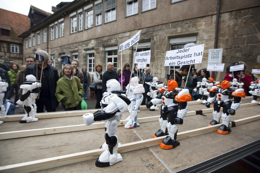 festival_zukunftsmusik__arbeitsmarktplatz_esslingen_johannes_kreidler_2010_foto_robero_bulgrin_1_web.jpg festival_zukunftsmusik__arbeitsmarktplatz_esslingen_johannes_kreidler_2010_foto_robero_bulgrin_1_web.jpg